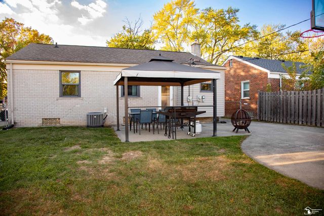 15649 Churchill Street, Southgate, MI 48195