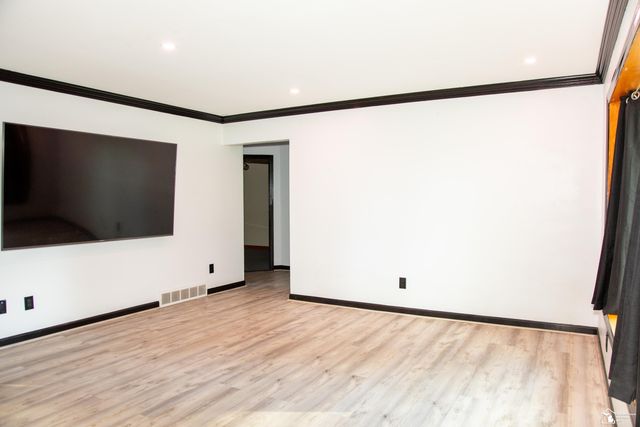 15649 Churchill Street, Southgate, MI 48195