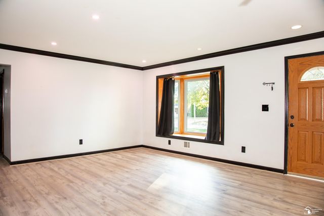 15649 Churchill Street, Southgate, MI 48195