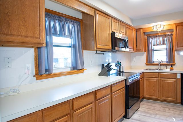 15649 Churchill Street, Southgate, MI 48195