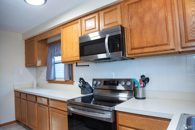 15649 Churchill Street, Southgate, MI 48195