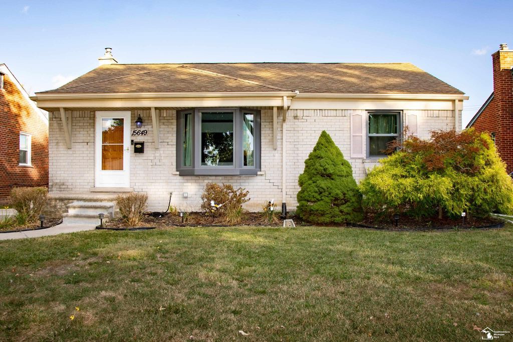 15649 Churchill Street, Southgate, MI 48195