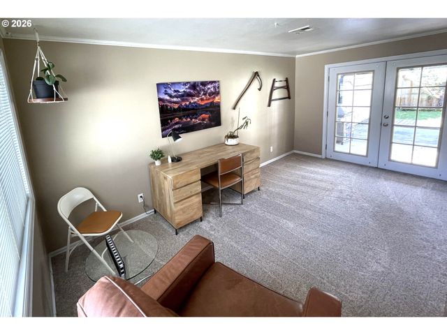 76484 PORTAL Dr, Oakridge, OR 97463