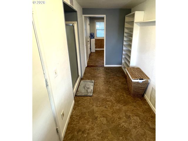 76484 PORTAL Dr, Oakridge, OR 97463