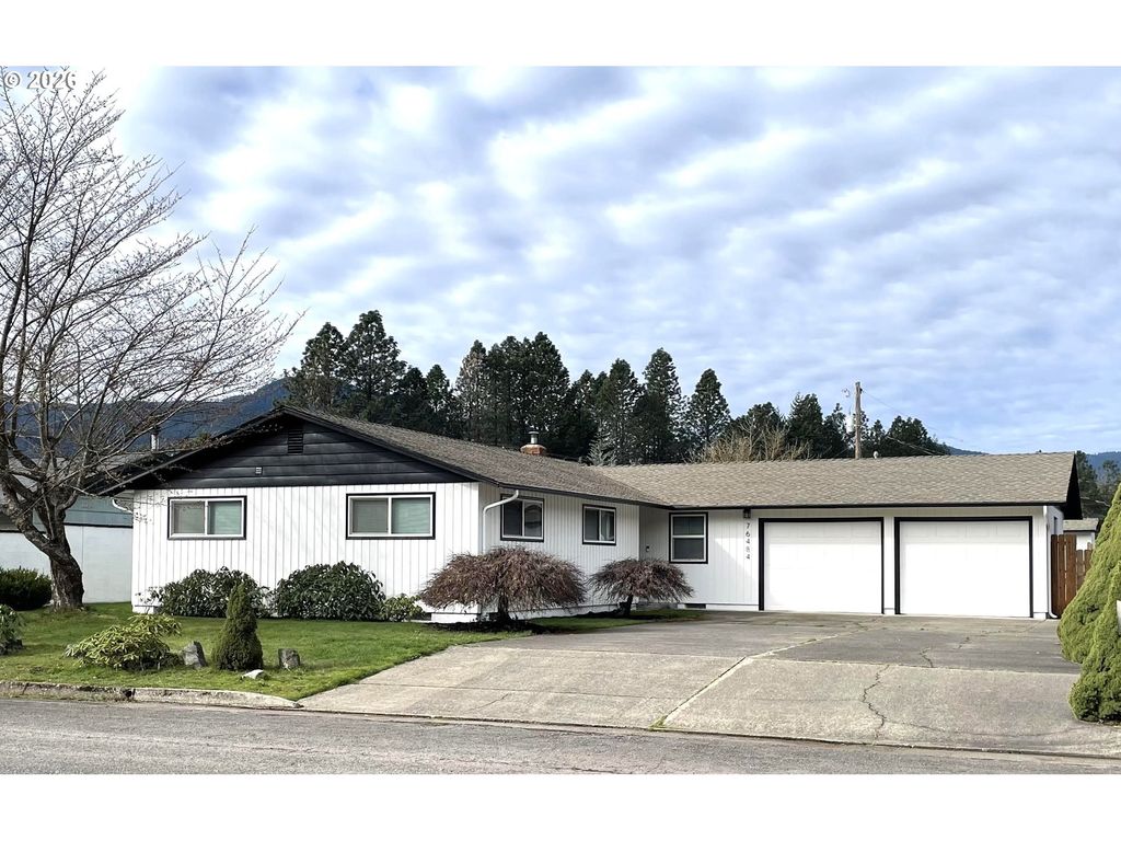76484 PORTAL Dr, Oakridge, OR 97463