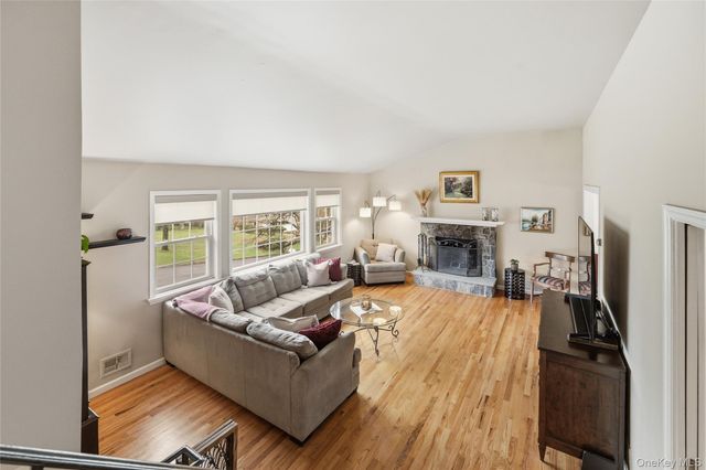 1 Anne Place, Pleasantville, NY 10570