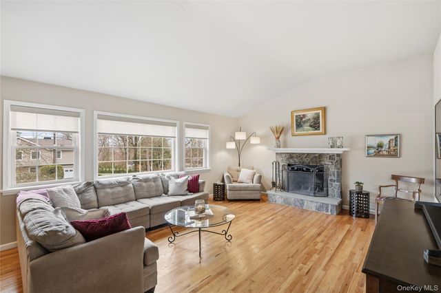1 Anne Place, Pleasantville, NY 10570