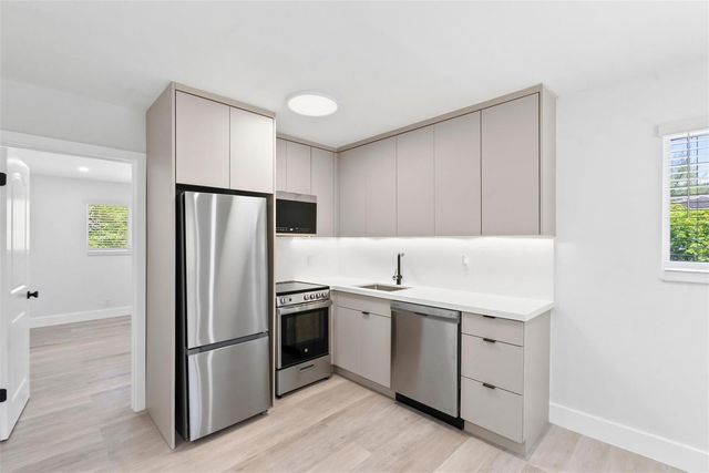 1101 NE 18th Avenue 1, Fort Lauderdale, FL 33304