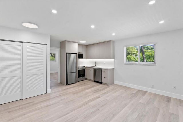 1101 NE 18th Avenue 1, Fort Lauderdale, FL 33304