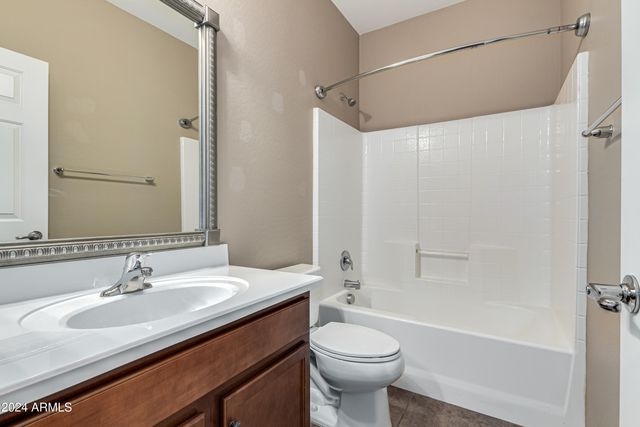 975 W HEATHERWOOD Street, Queen Creek, AZ 85140