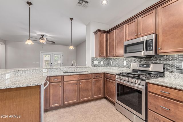 975 W HEATHERWOOD Street, Queen Creek, AZ 85140