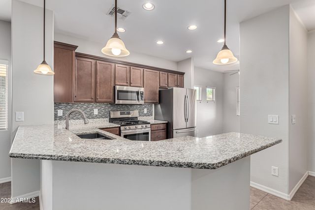 975 W HEATHERWOOD Street, Queen Creek, AZ 85140