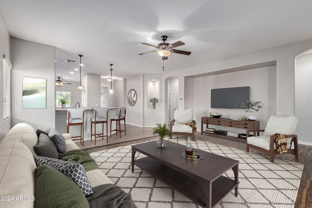 975 W HEATHERWOOD Street, Queen Creek, AZ 85140