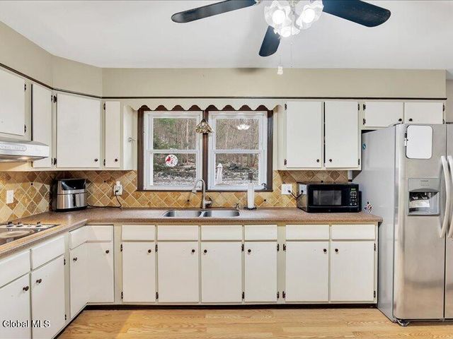 3689 NY Highway 2, Brunswick, NY 12052