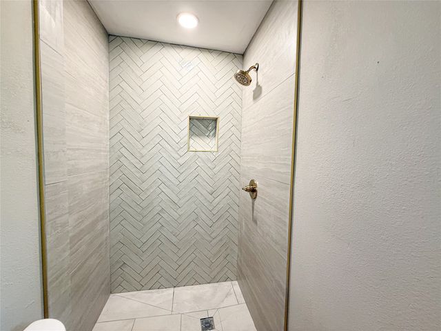 3061 Old North Road, Farmers Branch, TX 75234