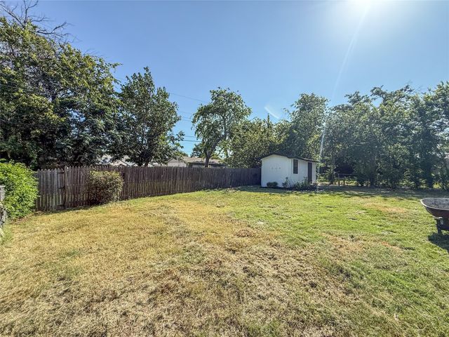 3061 Old North Road, Farmers Branch, TX 75234
