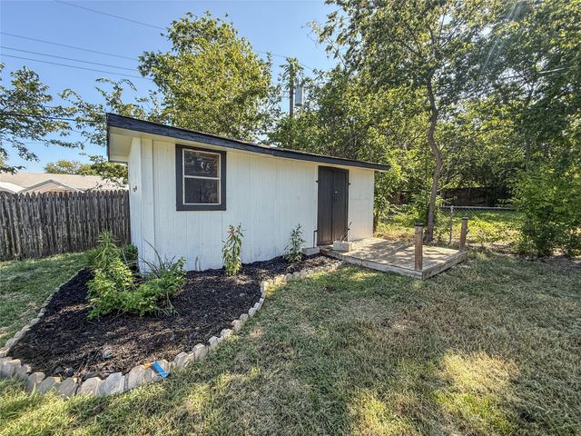 3061 Old North Road, Farmers Branch, TX 75234
