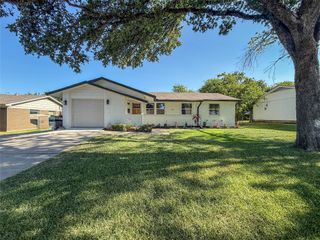 3061 Old North Road, Farmers Branch, TX 75234