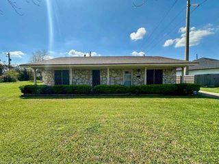 4220 Flamingo Lane, Beaumont, TX 77705