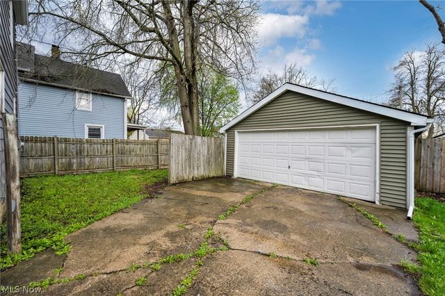 330 18th Street, Elyria, OH 44035