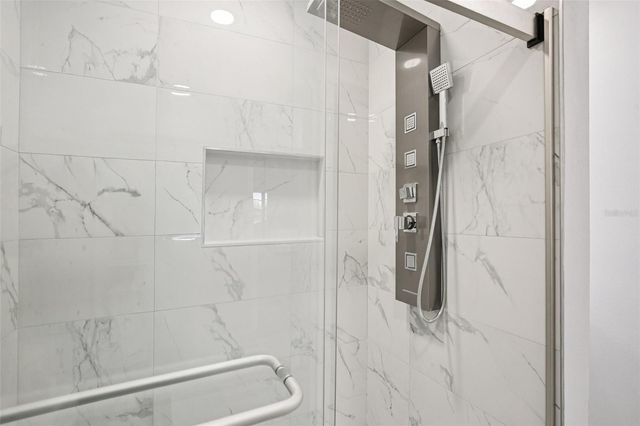 215 17TH STREET NW, Ruskin, FL 33570