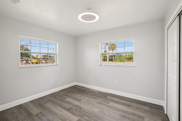 215 17TH STREET NW, Ruskin, FL 33570