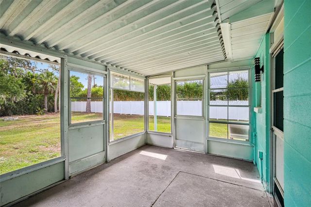 215 17TH STREET NW, Ruskin, FL 33570