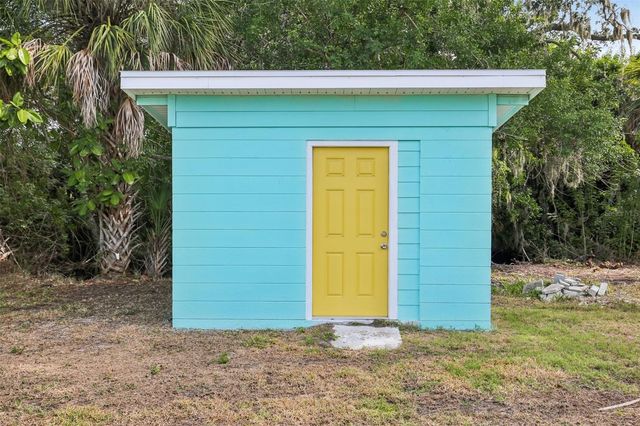 215 17TH STREET NW, Ruskin, FL 33570