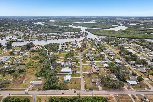 215 17TH STREET NW, Ruskin, FL 33570