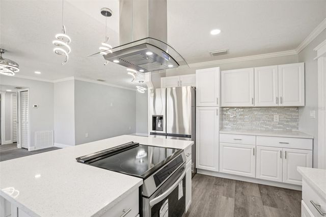 215 17TH STREET NW, Ruskin, FL 33570