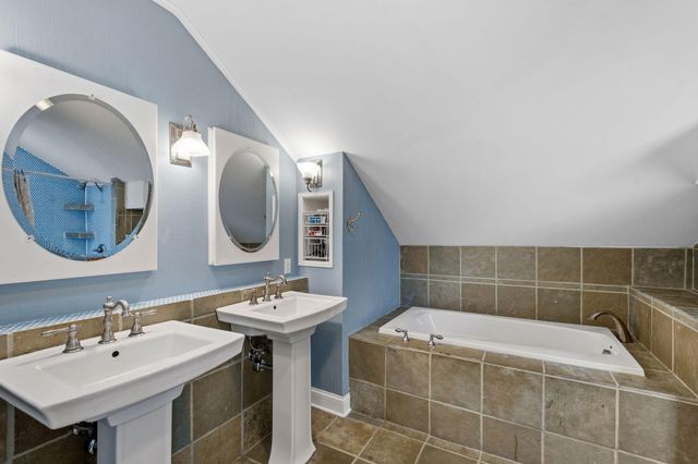 2600 Victory Memorial Drive, Minneapolis, MN 55412