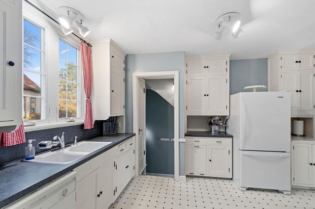 2600 Victory Memorial Drive, Minneapolis, MN 55412