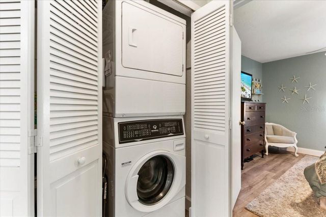 286 LAUREL HOLLOW DRIVE, Nokomis, FL 34275