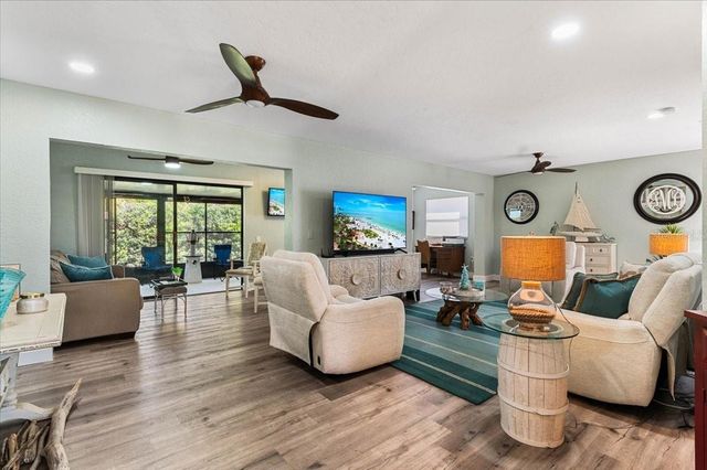 286 LAUREL HOLLOW DRIVE, Nokomis, FL 34275