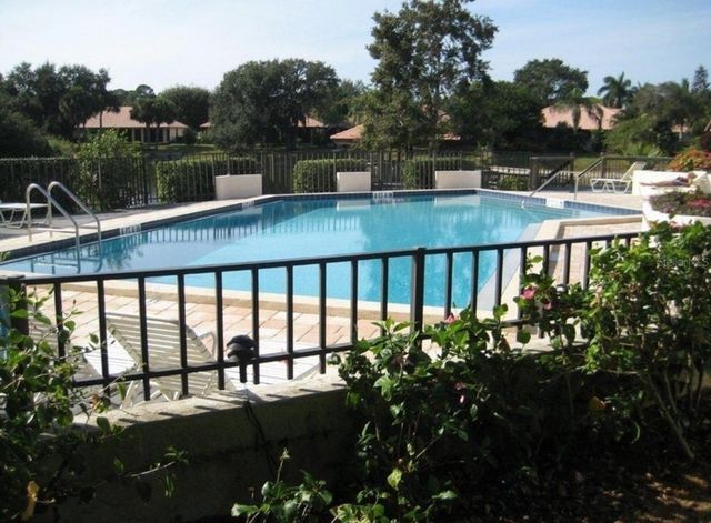 286 LAUREL HOLLOW DRIVE, Nokomis, FL 34275