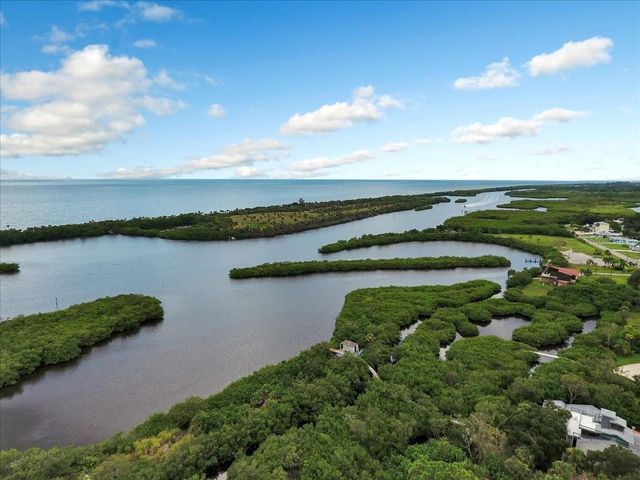 286 LAUREL HOLLOW DRIVE, Nokomis, FL 34275