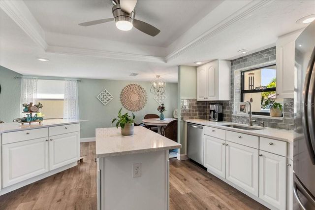 286 LAUREL HOLLOW DRIVE, Nokomis, FL 34275