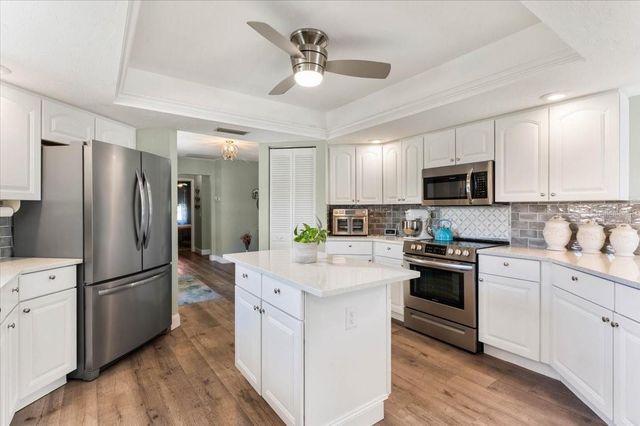 286 LAUREL HOLLOW DRIVE, Nokomis, FL 34275