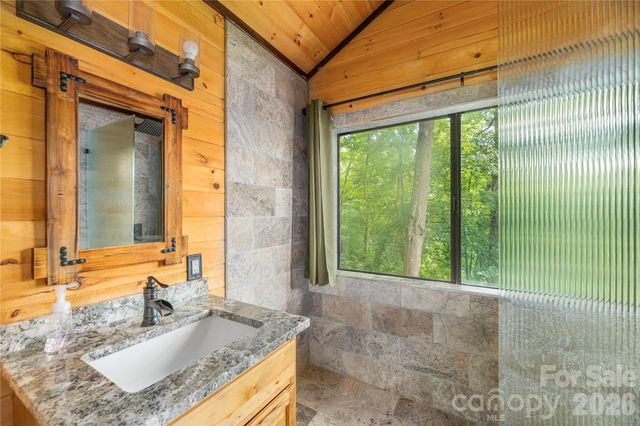 171 Jade Drive, Clyde, NC 28721