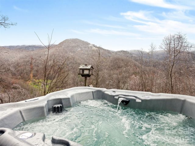 171 Jade Drive, Clyde, NC 28721