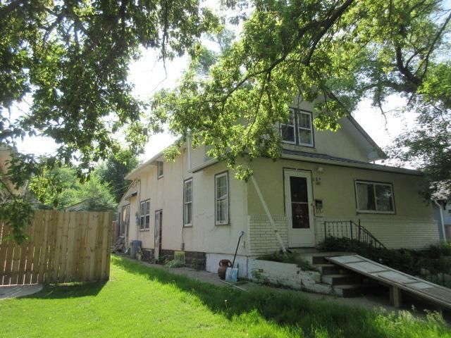 804 2nd Avenue NE, Jamestown, ND 58401