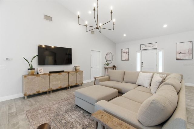1016 GULF ROAD, Tarpon Springs, FL 34689