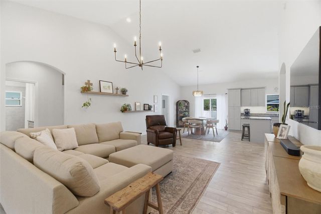 1016 GULF ROAD, Tarpon Springs, FL 34689