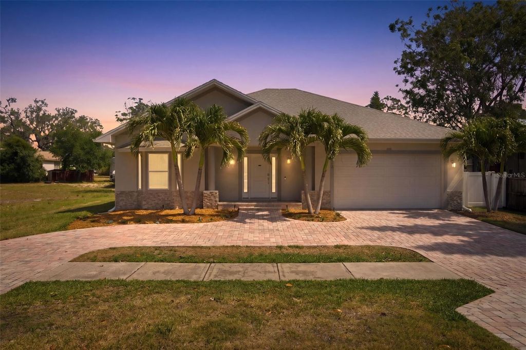 1016 GULF ROAD, Tarpon Springs, FL 34689