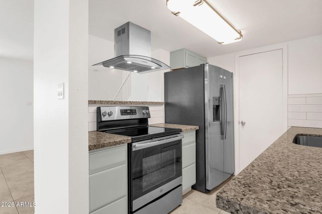 4615 E JONES Avenue, Phoenix, AZ 85040