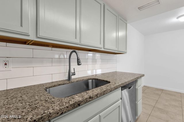 4615 E JONES Avenue, Phoenix, AZ 85040