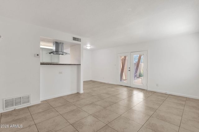 4615 E JONES Avenue, Phoenix, AZ 85040