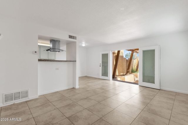 4615 E JONES Avenue, Phoenix, AZ 85040