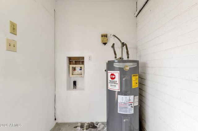 4615 E JONES Avenue, Phoenix, AZ 85040