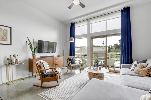 2124 E 6th ST E 205, Austin, TX 78702